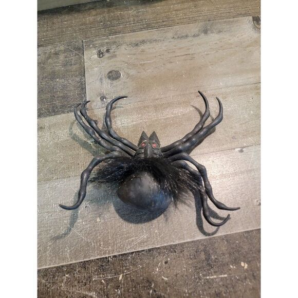 Halloween Tarantula window clings spiders scary decor - Picture 1 of 4